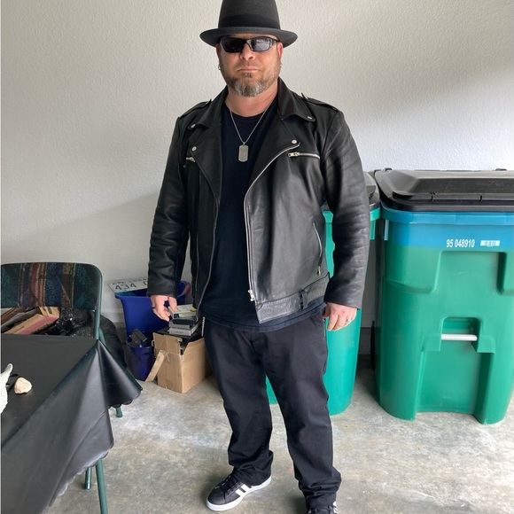 Meet your Posher, Adam - Picture 1 of 1